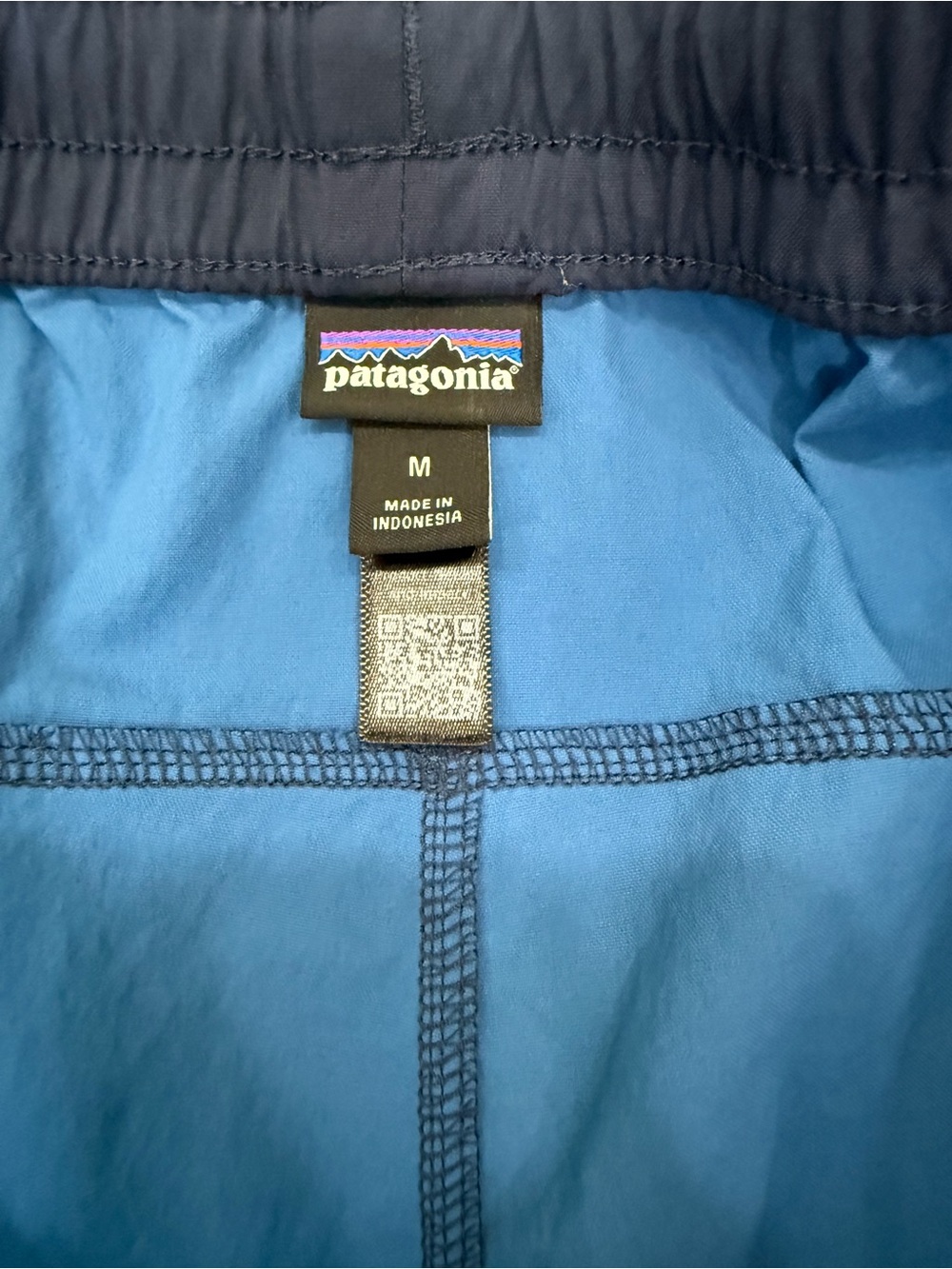 Patagonia Men’s Blue hybrid shorts with Navy Waistband - Picture 2 of 3